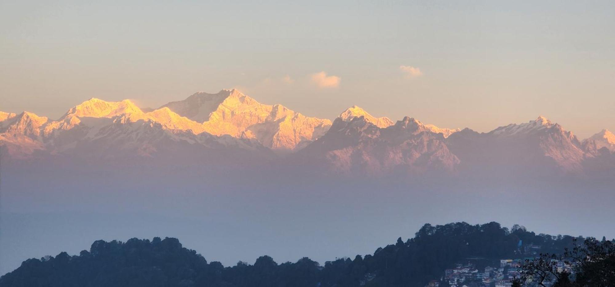 Veronica Alpina Mountain View Home Darjeeling  Eksteriør bilde