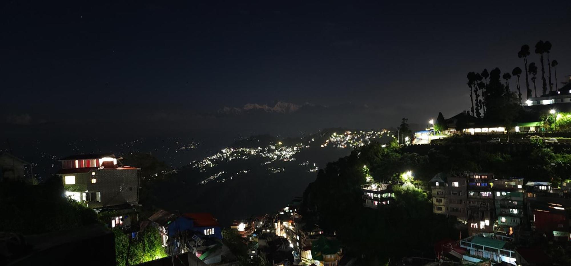 Veronica Alpina Mountain View Home Darjeeling  Eksteriør bilde